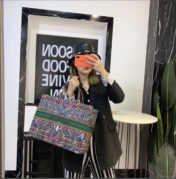 

2020 new fashion designers handbag explosion models selling style genuine leather high-quality leather handbag handbag shoulder bag--18