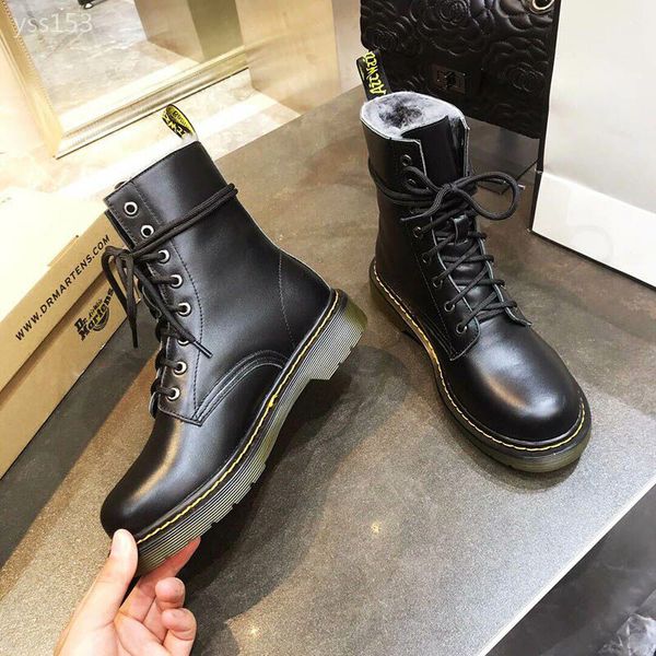 

2019 new autumn winter martin boots women's british style women's shoes plus velvet flat motorcycle boots short factory direct sal, Black