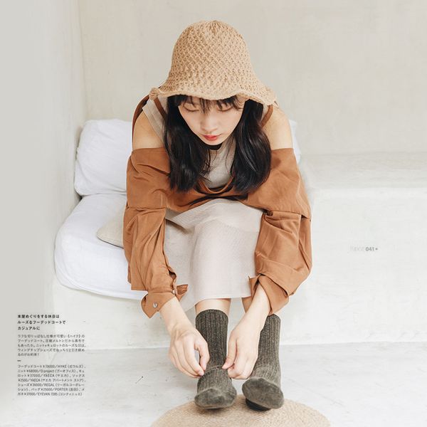 

ins new winter cotton socks casual solid color galling womens mid-calf socks brand direct sale, Black;white