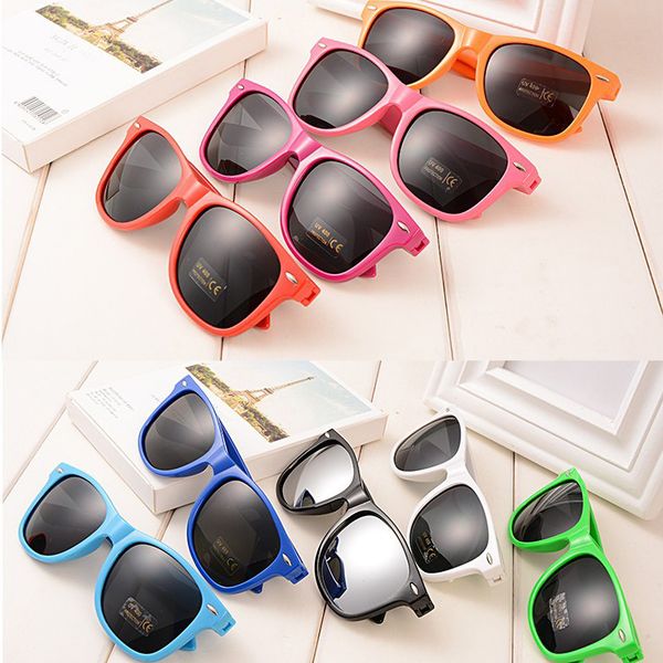 

сыпучие женские летние пляжные солнцезащитные очки luxury candy colors frame серые линзы солнцезащитные очки мужские модные дизайнерские очк, White;black
