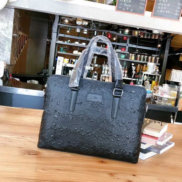 

men's new handbag is the latest model men's briefcase one shoulder his handbag