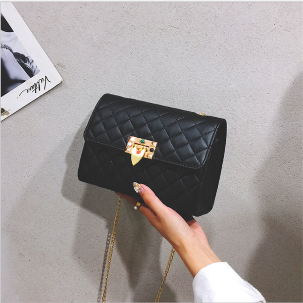 

crossbody packet 2019 autumn new korean version of the wild shoulder bag embroidery thread small fragrance chain