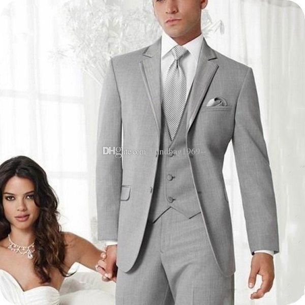 Yeni Tasarım İki Düğmeler Açık Gri Damat smokin Notch Yaka Groomsmen Mens Suits Düğün / Gelinlik / Akşam Blazer (Ceket + Pantolon + Vest + Tie) K210