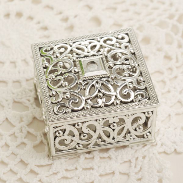 

10pcs/lot openwork pattern plastic box golden square candy box silver wedding gift