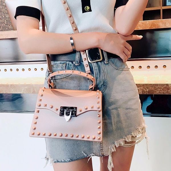 

женская сумка через плечо 2019 новая мода pu маленькая квадратная сумка европейская и американская мода замок одной заклепки сумочка повседн