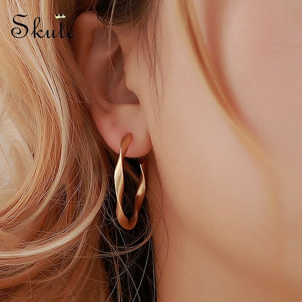 

skute vintage exaggerated geometric twisted hoop earrings for women personality matte gold silver color earrings fashion jewelry, Golden;silver
