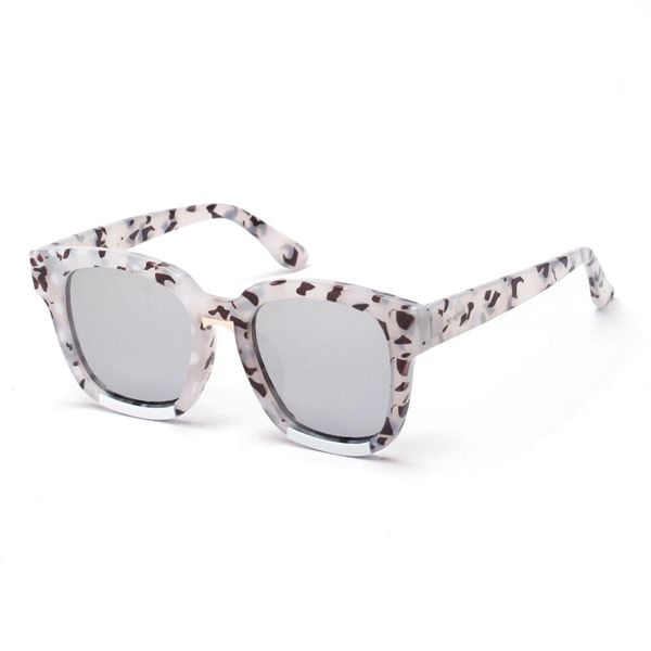 

korean version of the box polarized sunglasses female europe and the united states street shooting polarized driver mirror male, White;black