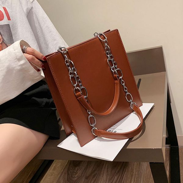 

fashion large capacity totes designer chains women shoulder bags casual pu leather messenger bag big buckets bag lady purses