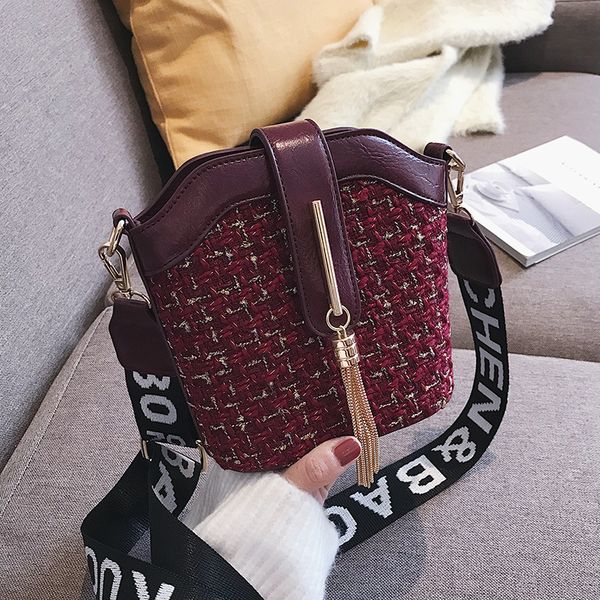 

small purse lady bag 2018 new tasseled water bucket bag winter wool shoulder