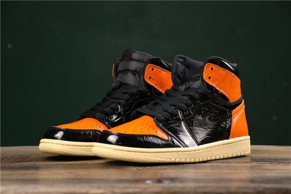 Shattered Board 1.0 Basketball Shoes 1 High OG Reverse Black Orange Couro Envernizado 3.0 Masculino Tênis Atrás Esportes Masculino 1s Trainers