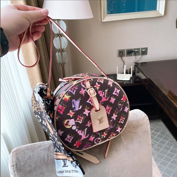 

2020 high-quality new designer ladies handbags ladies wild shoulder bag women's fashion business bag leather small round bag
