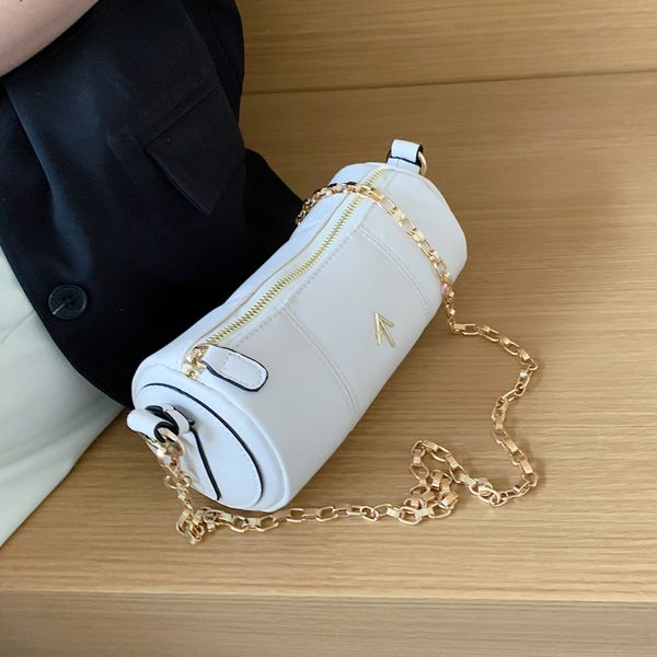 

new original design fashion chain diagonal bag & elegant cylindrical shoulder bag width 20cm height 10cm thickness 10cm