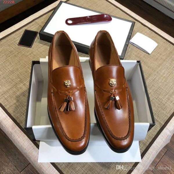 

New men foot bu ine fa hion leather ca ual hoe low to help imple olid color ta el of cowhide fa hion i hand ome dre hoe