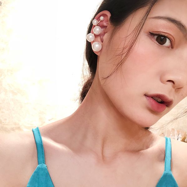 

2019 новый жемчужные серьги женский стиль личности восстановление древних путей веб знаменитости преувеличенные серьги стержня уха, Golden;silver