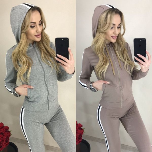 

2019 women's sportswear two piece set2019 two piece hooded sports and leisure set, Gray