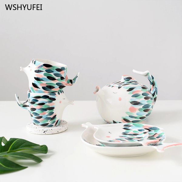 

direct selling new products hand-painted ceramic puffer fish kiss creative fruit cake dessert snacks storage decorative plate