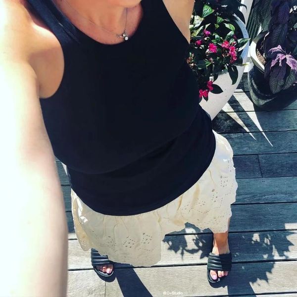 

boho inspired black tank women cotton o-neck curved armholes casual summer tank new strench fitted body tanks 2020, White