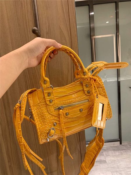 

2020 new style designer handbags purses women classic city black shoulder bags fashion classic crossbody bag locomotive bag