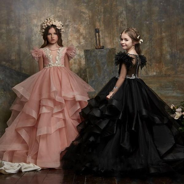 Nuove ragazze Abiti da spettacolo Gioiello Collo Blush Rosa Nero Maniche ad aletta Appliques di pizzo Piuma Organza Increspature Bambini Compleanno Abiti da ragazza di fiori