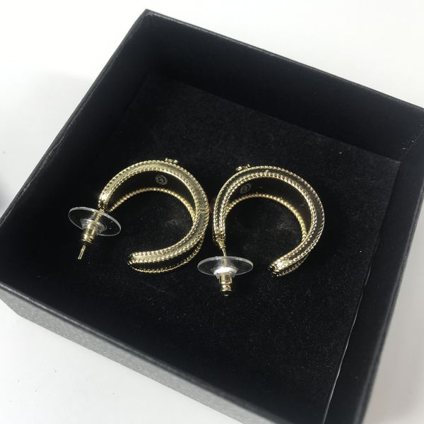 

luxurious black pearl circle earrings fine workmanship jewelry ear nail letters mark for vip gift, White