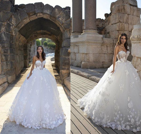 Modesto Pnina Tornai Elegante abito da ballo Sweetheart senza maniche Backless Abiti da sposa fatti a mano con fiori Abiti da sposa Sweep Train Br200K