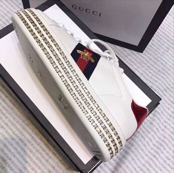 

2019 fa hion luxury de igner women hoe vintage chau ure bee platform hoe clog high heel ca ual hoe leather diamond clunky neaker