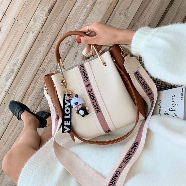 

ретро маленькая сумка дамы 2020 новый искусственная кожа мода хит цвет сумки большой емкости плечо сумка посыльного