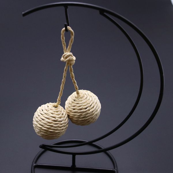 

paper on the ball throwing toys diameter 4.5cm pets toys weave toys