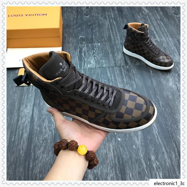 

2019que spring and autumn men s casual sports shoes high-belt travel sneakers, with micro-standard, with the original box fast deliveryh
