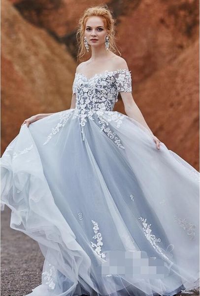 Abiti da sposa a trapezio blu ghiaccio e avorio con spalle scoperte Pizzo a cuore Tulle Sweep Train Abiti da sposa all'aperto informali bohémien colorati