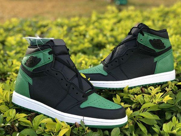 

og 1 pine green 1s man basketball shoes for men sports sneakers game royal designer shoes