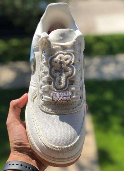 

forces x travis scotts mens women white skateboard shoes 3m reflect fashion casual sneakers with box size 5.5-11, White;red