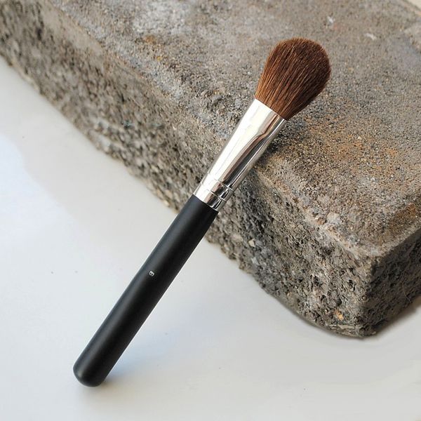 

high-end animal hair cosmetic brush for facial details soft horse hair flat tongue brighten up highlight make-up tool