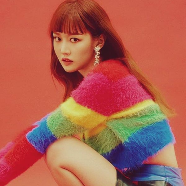 

designer womens v-neck sweater brand short paragraph cardigan luxury womens rainbow stripe knit casual and cute style size s- wholesales, White