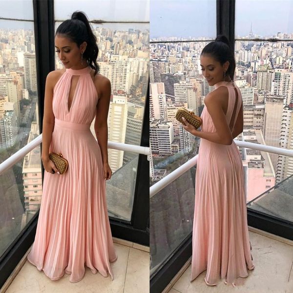 

2019 pink beach boho chiffon bridesmaid dresses a line halter neck pleats flowy chiffon long maid of honor plus size evening gowns bc1239
