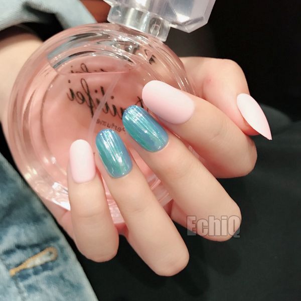 

pink matte magic blue shell style fake nails 28pcs/set acrylic full cover false nail tips for fashion girls, Red;gold