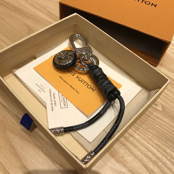 

2019 fashion keychain classic key chain real leather with stainless steel keychain keyring in white gold with black with box l810, Silver