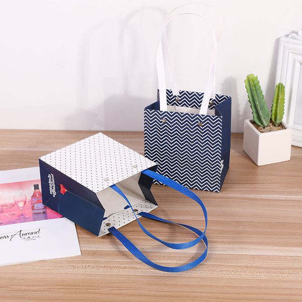 

paper bag gift bag makeup accessories clothing universal carry paper bags grand event party fashion party gifts bags
