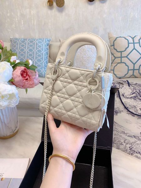 

2020 designer women's bag leather high version handbag fashion shoulder bag exquisite chain messenger bag