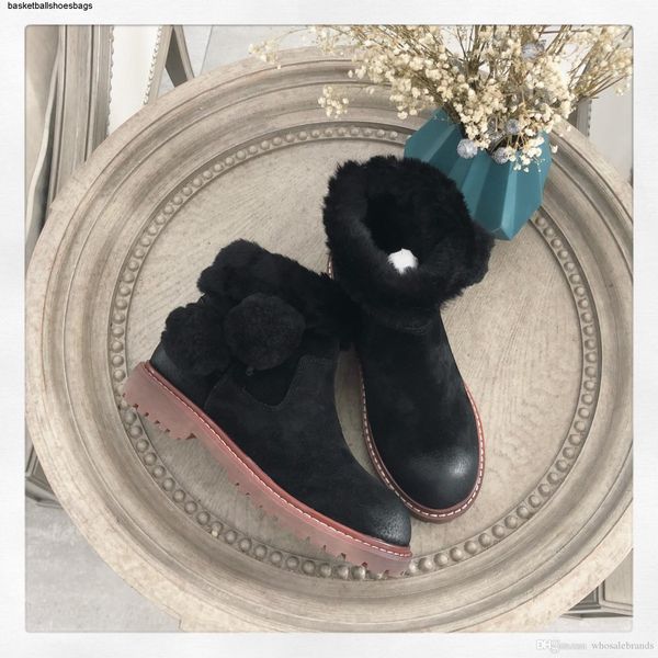 

boots factory wholesale original white,black designed ,brand ankle boots, luxury short boots, made by lamb skin