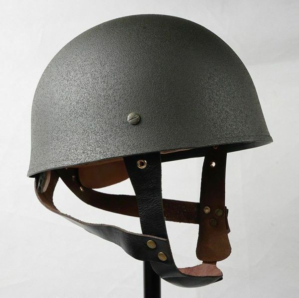 

military ww2 uk british paratrooper soldier helmet airborne denison boxing ring