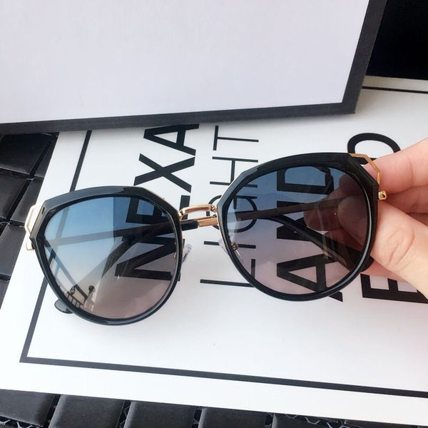 

brand designer luxury men's polarized sunglasses, outdoor travel box anti-uv sunglasses, classic glasses, White;black