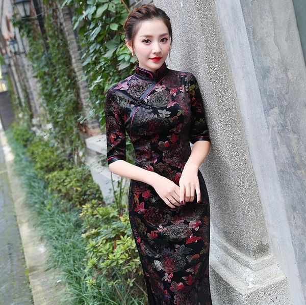 

authentic traditional old shanghai chinese style retro long elegant large size mother xi mother-in-law festival cheongsam golden velvet, Red