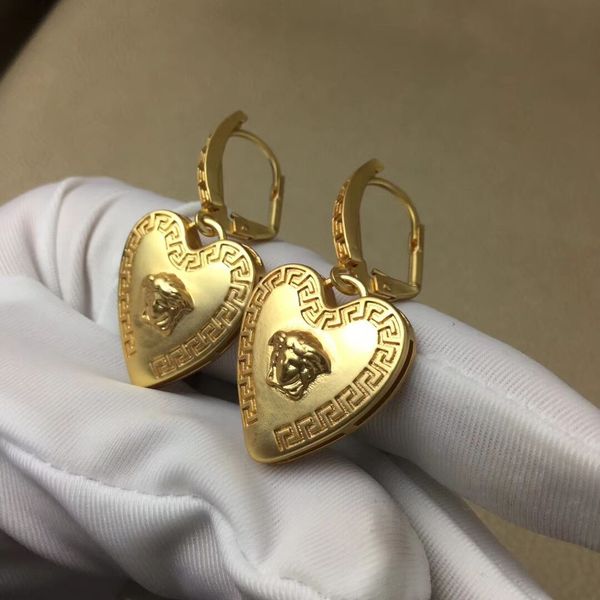 

retro style, fashionable , heart-shaped earrings, White