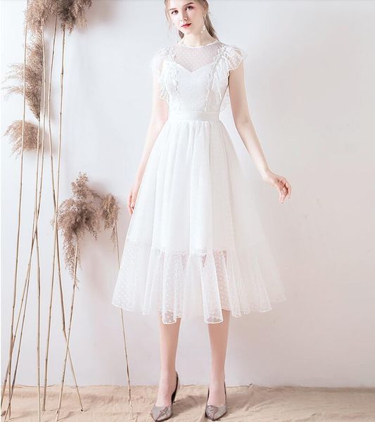 2020 A-line Dots Tulle Lunghezza tè Abito da sposa corto Senza maniche Ruffles Maniche Francia Romantico Abito da sposa corto informale