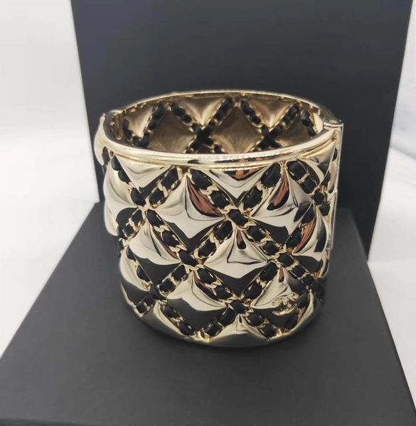 

transparent resin part punk bangle with white pearl for women bangle wedding jewelry gift ps6285a, Black