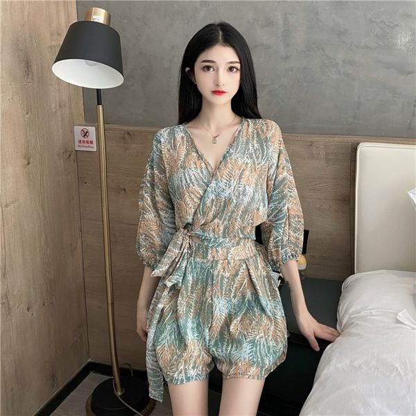 

autumn suit womens 2020 new fashion waist slimming v-neck chiffon high waist wide leg shorts two-piece set, Black;white