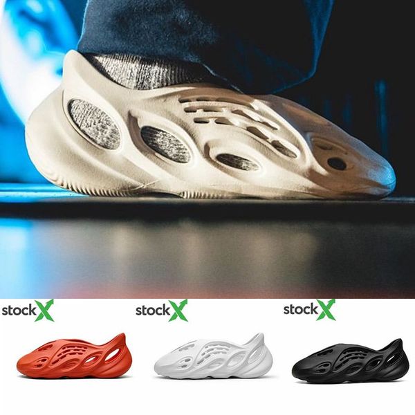 

stock x foam runner kanye west clog sandal triple black white fashion slipper women mens tainers designer beach sandals slip-on shoes