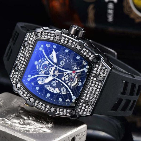 

luxury mens diamond watch stainless steel case calendar fashion wristwatches quartz movement life waterproof sport business watch with date, Slivery;brown