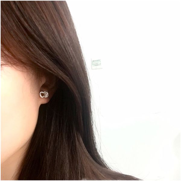 

престижное дизайнер ювелирных изделий женщин серьги письмо cd серег из нержавеющей стали серебряный розовое золото алфавит stud мода стиль с, White